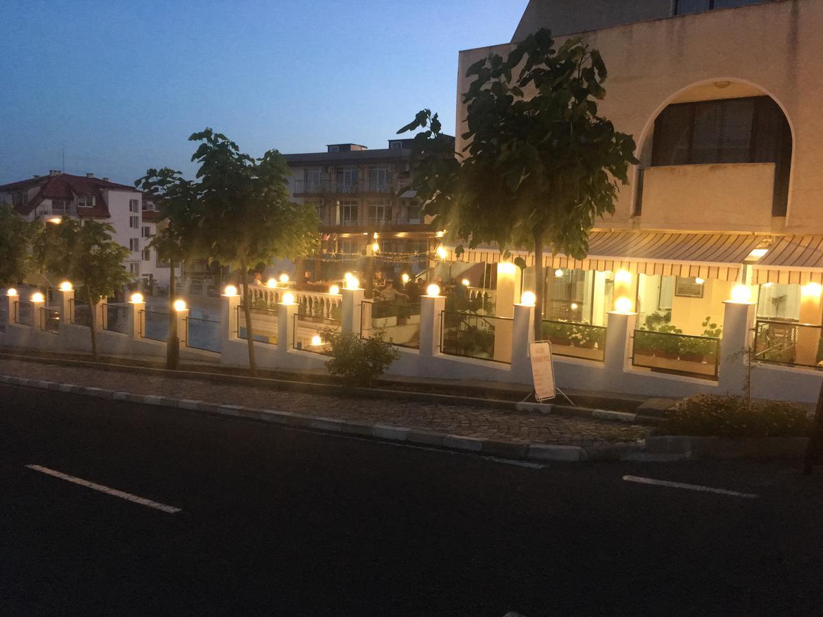 Hotel Corona سفيتي فلاس المظهر الخارجي الصورة