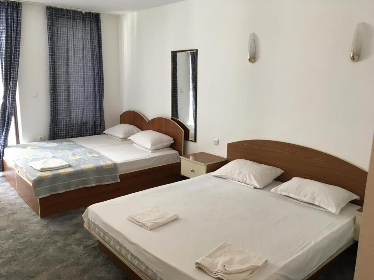 Hotel Corona سفيتي فلاس المظهر الخارجي الصورة